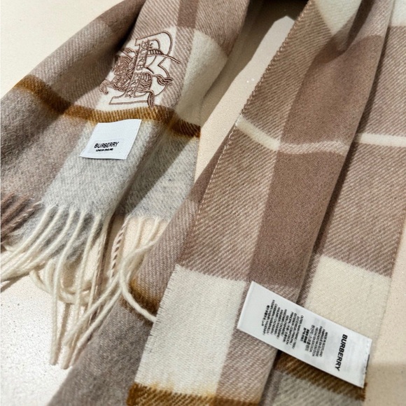 Burberry Coffee Check Scarf Brand new - Picture 3 of 6